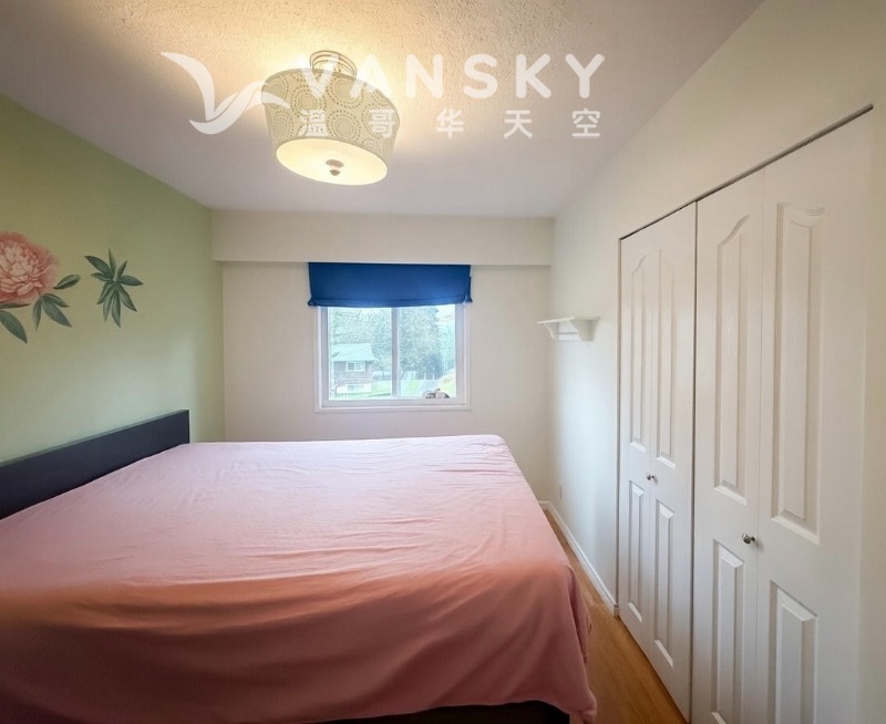 260104201946_Green room 3.jpg